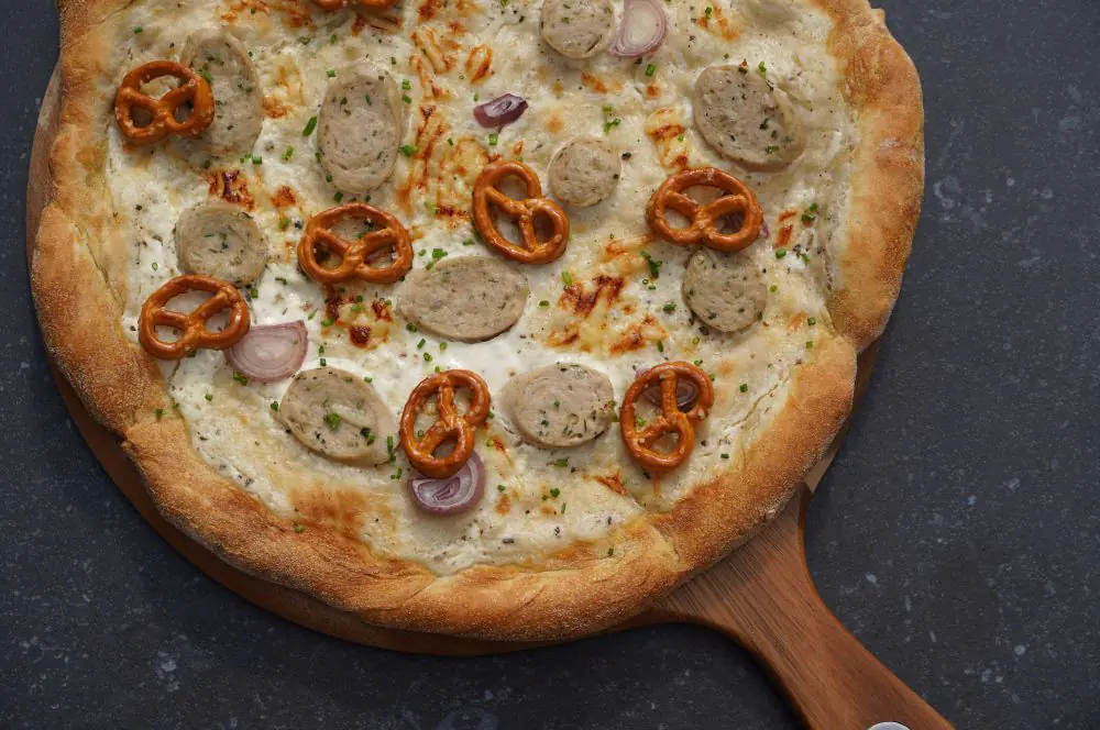 Brizza - Brezelpizza mit Weißwurst + 10 Varianten 7 Brizza Brezelpizza Weisswurst 07
