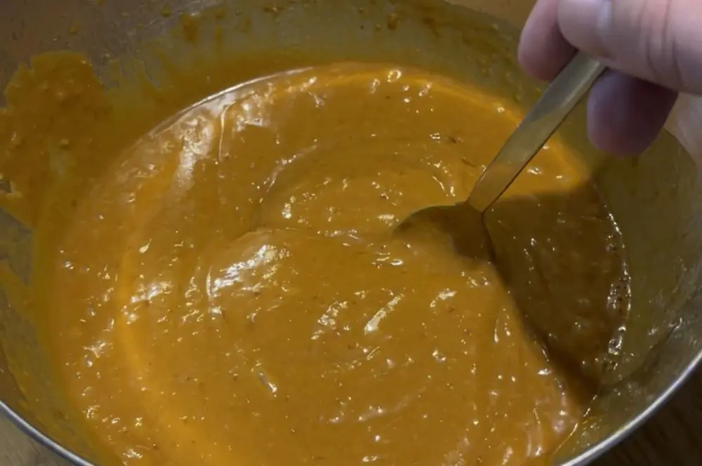 Erdnusssauce selber machen in nur 5 Minuten 2 Die Erdnusssauce wird angerührt