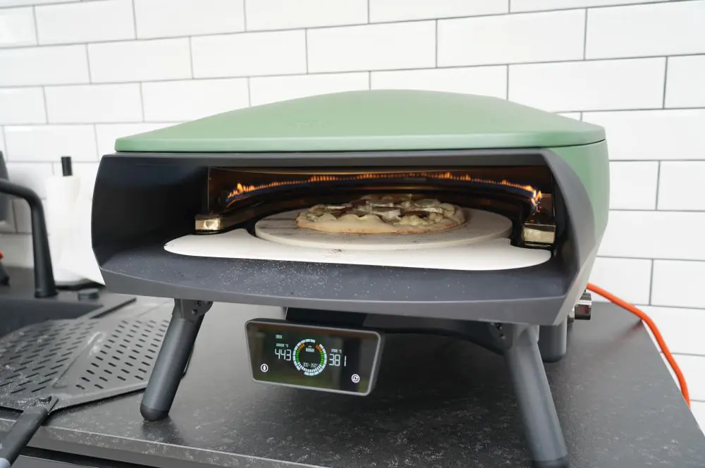 Die Feigenpizza wird gebacken