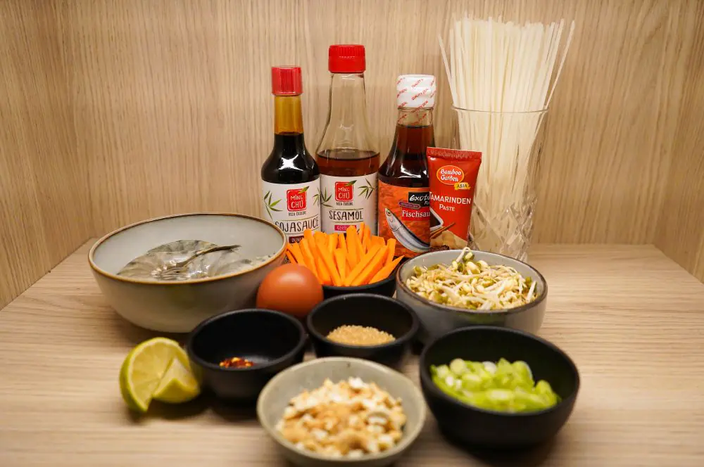 Alle Zutaten für Pad Thai auf einen Blick