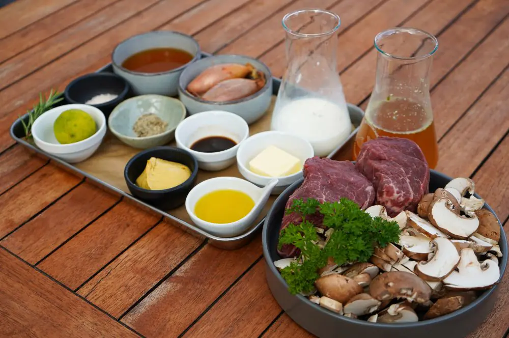 Steak Diane - Filetsteaks mit Cognac-Pilzsauce 1 Alle Zutaten für das Steak Diane auf einen Blick