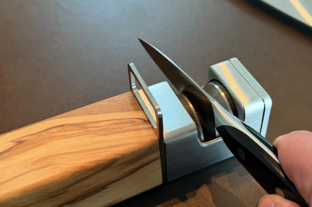 Auch kleine Küchenmesser lassen sich problemlos schärfen