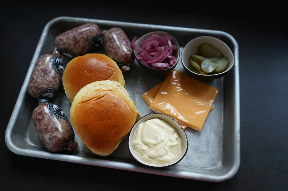 Alle Zutaten für den Béarnaise-Smashburger auf einen Blick