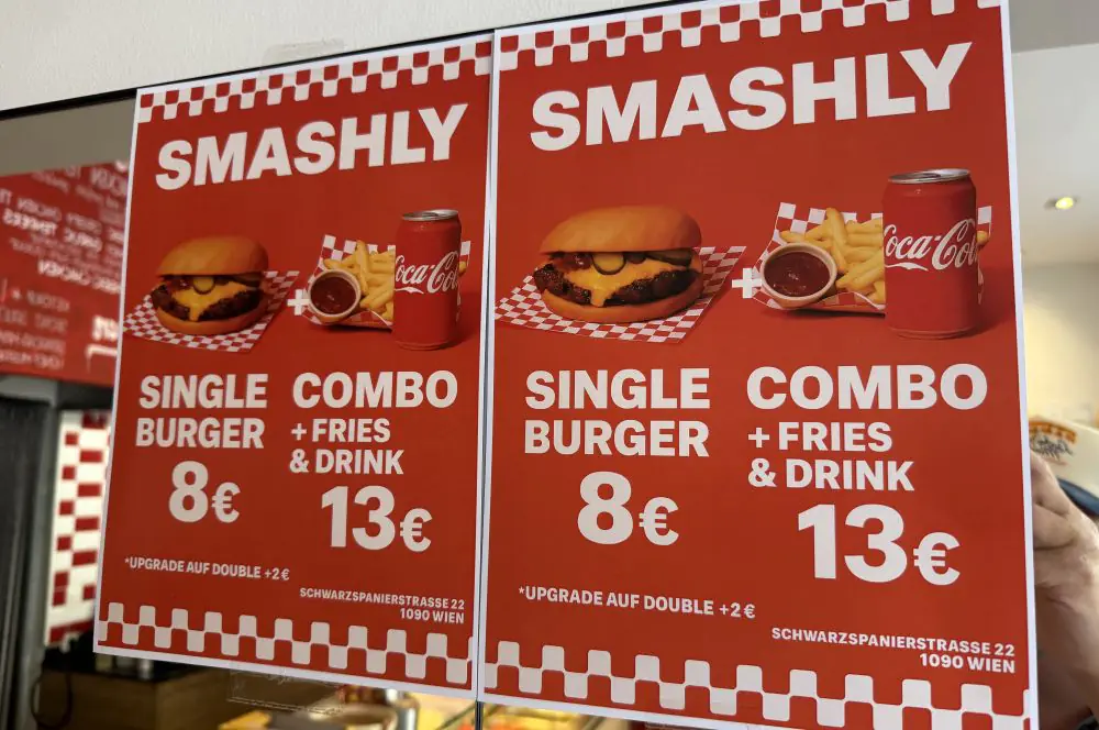 Smashly Burger Combos mit Pommes und Getränk