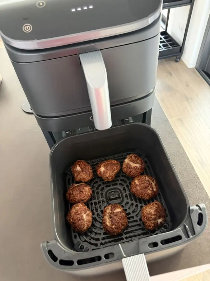 Nach 14 Minuten sind die Frikadellen fertig