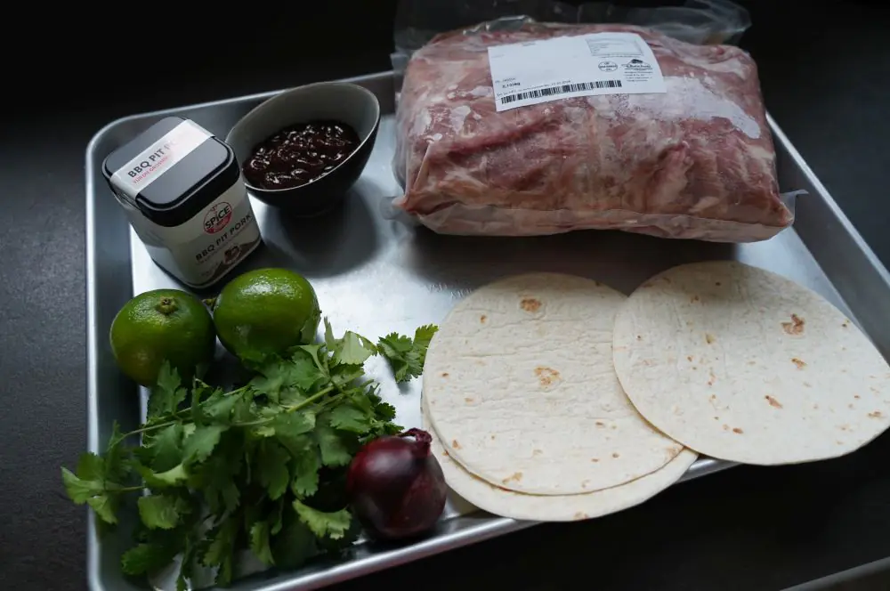 Alle Zutaten für Pulled Pork Tacos auf einen Blick