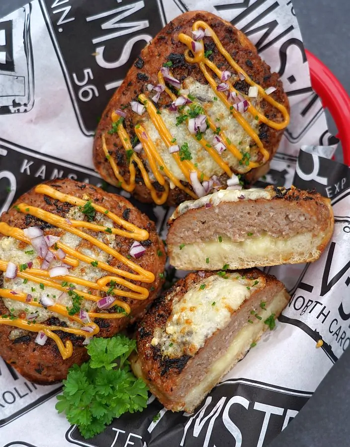 Gegrillte Mettbrötchen vom Enders UNIQ 4IK Gasgrill