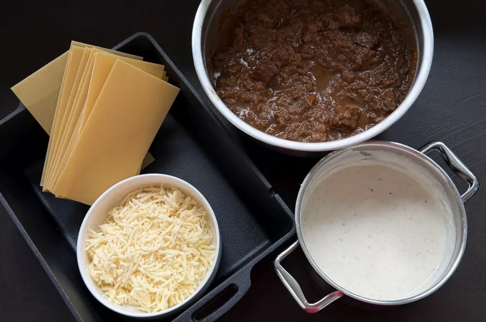 Gulasch-Lasagne - Das herzhaft überbackene Schmorgericht 2 Alle Zutaten für die Gulasch-Lasagne auf einen Blick