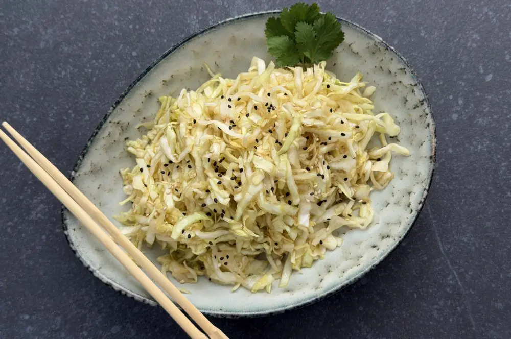Japanischer Krautsalat passt perfekt zu BBQ-Gerichten
