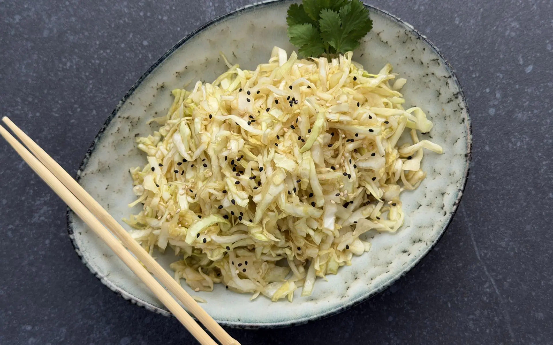 Japanischer Krautsalat - Kyabetsu no Sarada