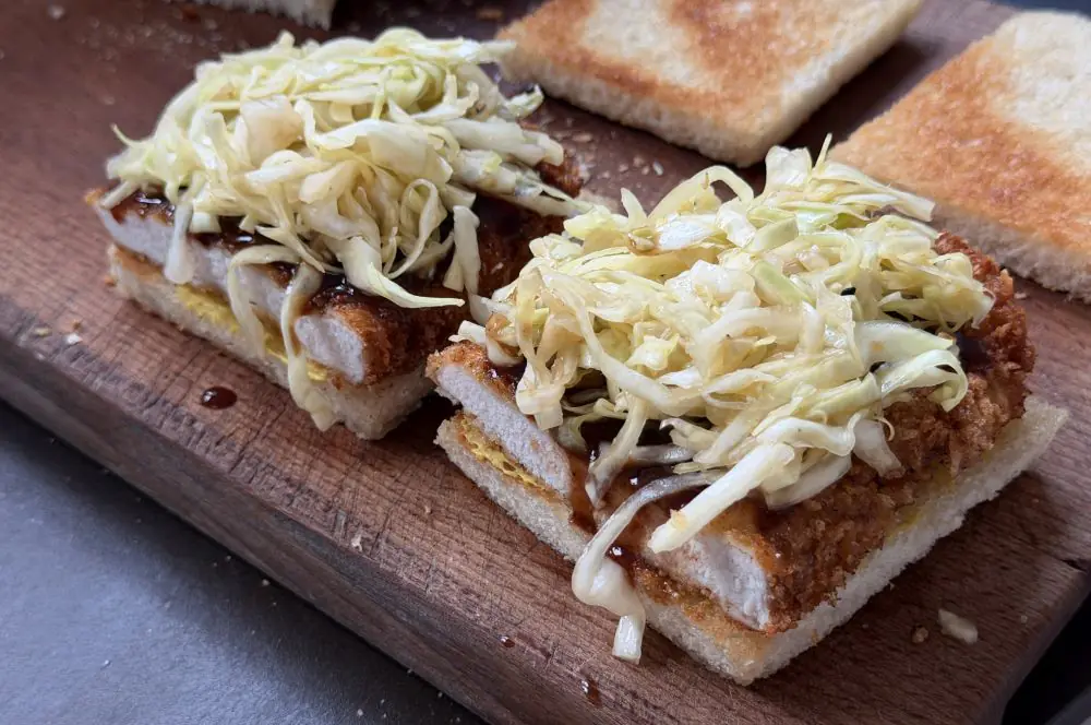 Das Katsu Sando wird belegt