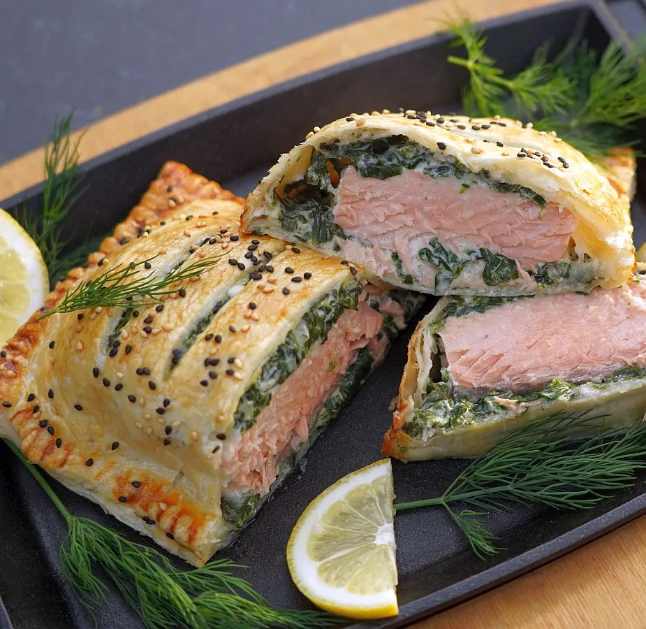 Das fertige Lachsfilet im Blätterteig