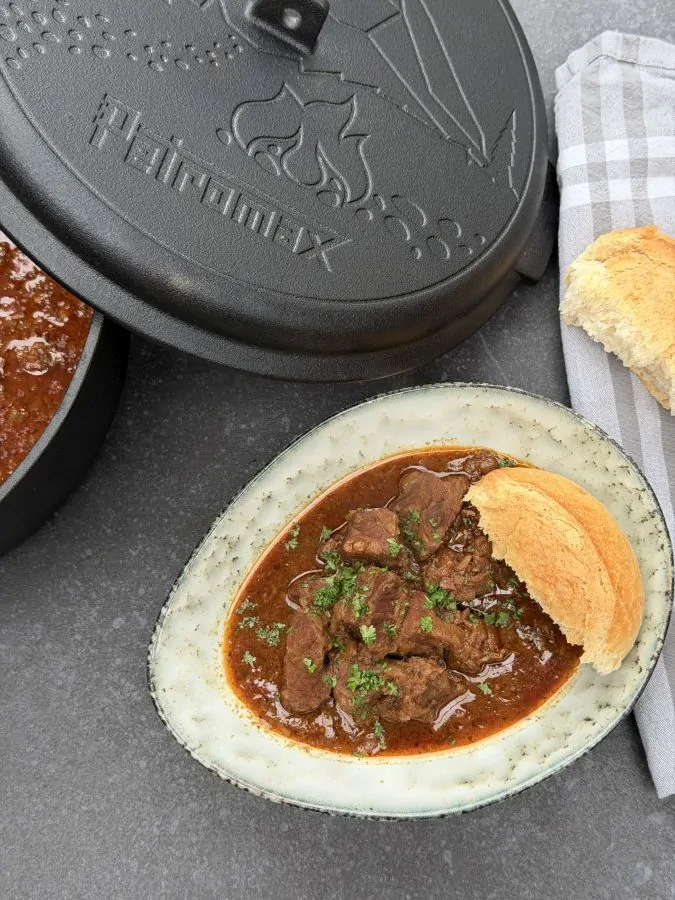 Wiener Saftgulasch aus dem Petromax Feuertopf ft9 der Essential Line