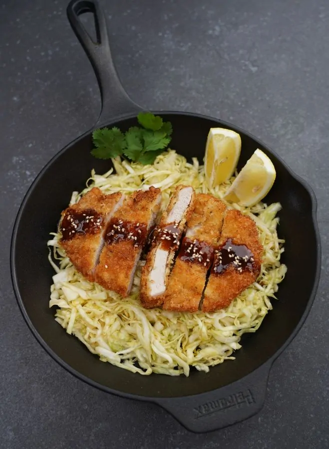 Tonkatsu aus der Petromax Essential Line Feuerpfanne