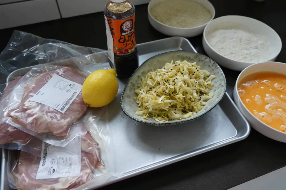 Alle Zutaten für Tonkatsu auf einen Blick
