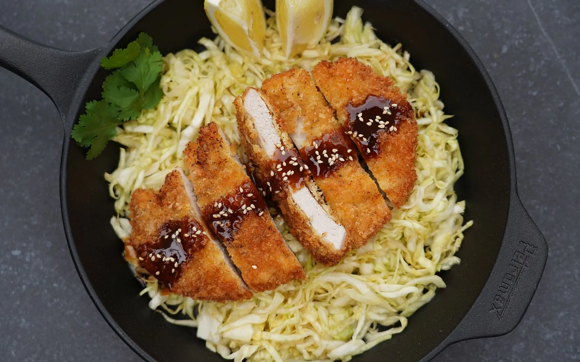 Tonkatsu - Das perfekte japanische Schnitzel mit Crunch & Umami