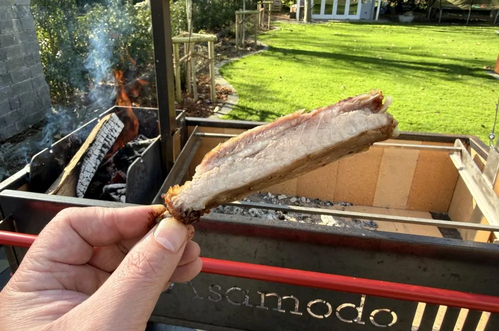 Iberico-Ribs vom Asamodo-Brasa