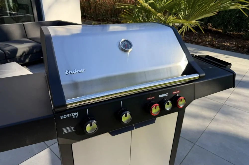 Der ALDI Gasgrill 2026 wird bis zu 500 °C heiß