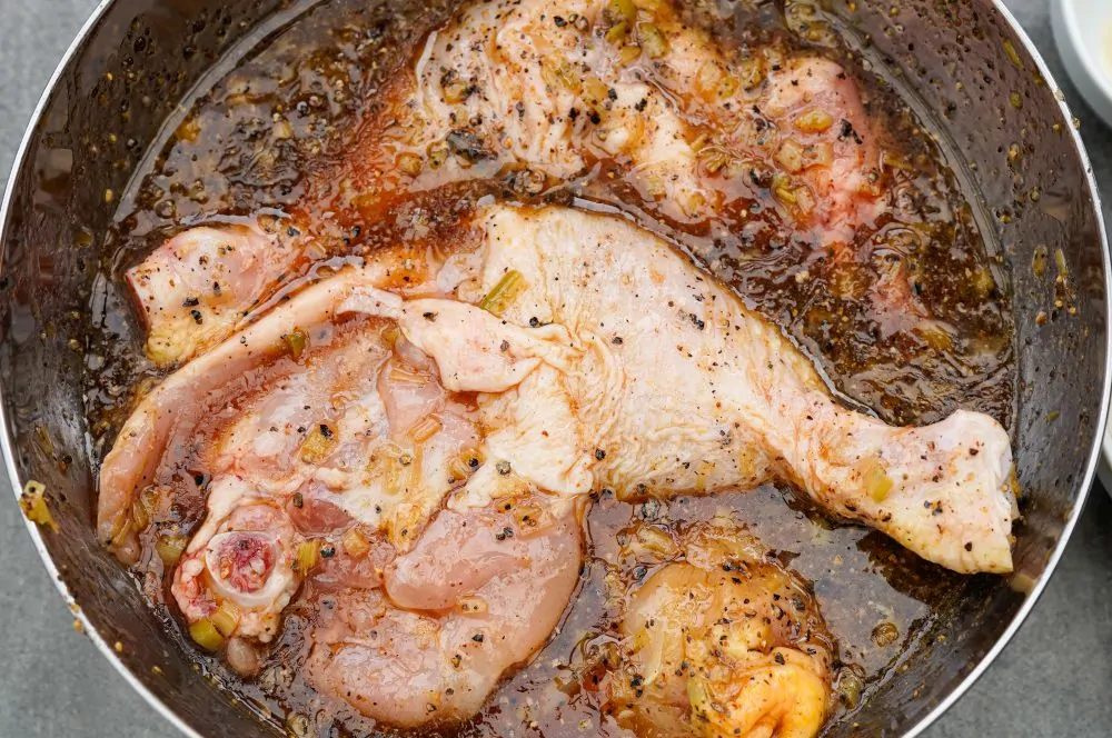 Chicken Inasal - Hähnchen auf philippinische Art 2 Das Hähnchen wird mariniert