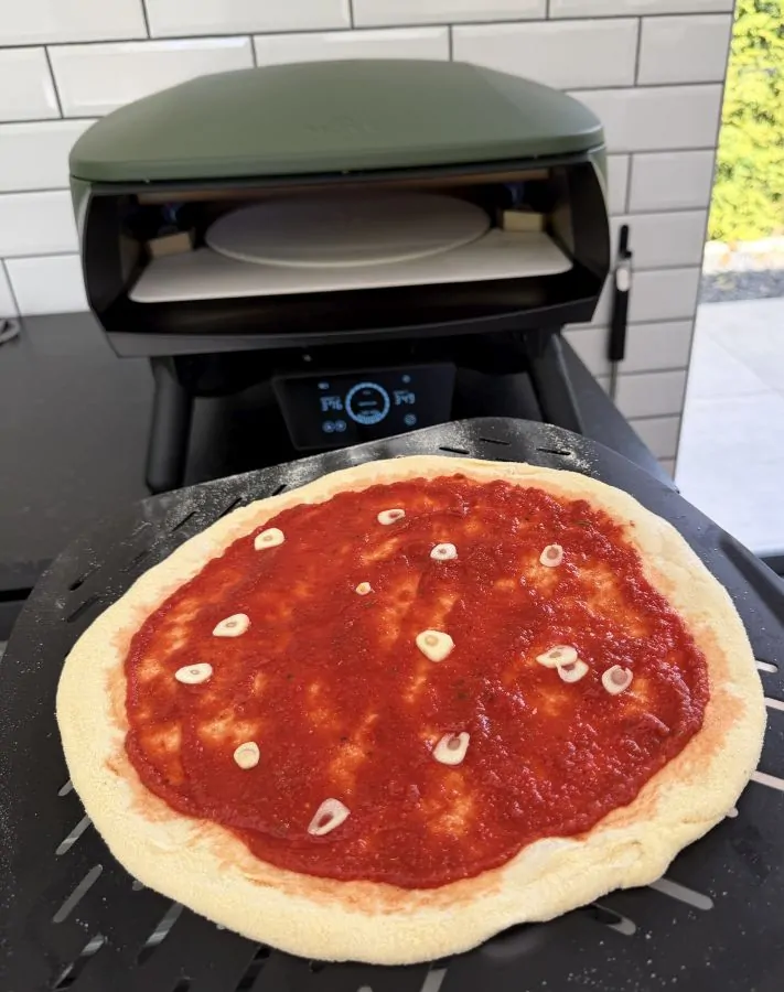 Pizza Marinara - Original-Rezept aus Neapel 2 Die Pizza Marinara ist bereit für den Pizzaofen