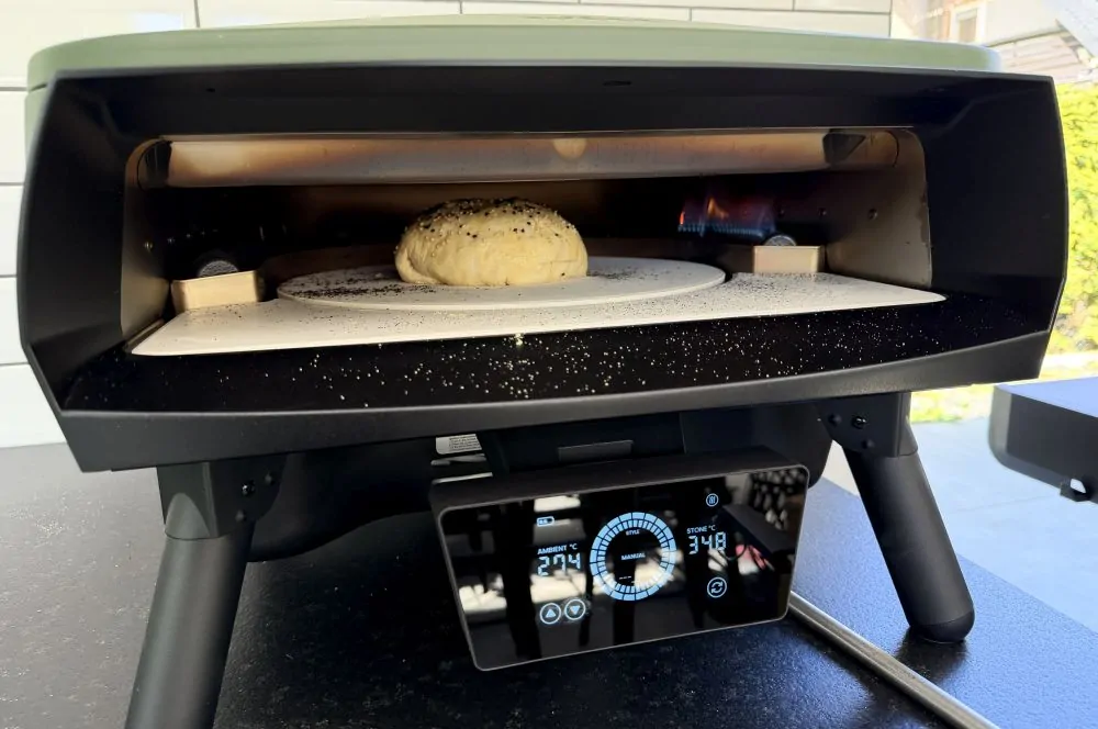 Die Döner Bomb wird bei knapp 300 °C gebacken