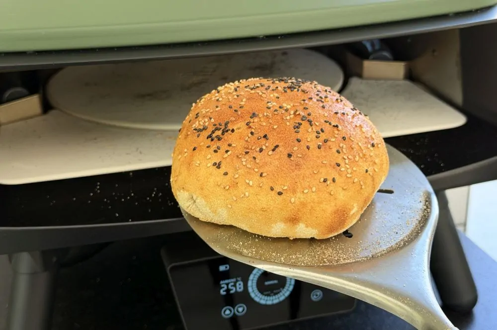 Die fertig gebackene Döner Bomb