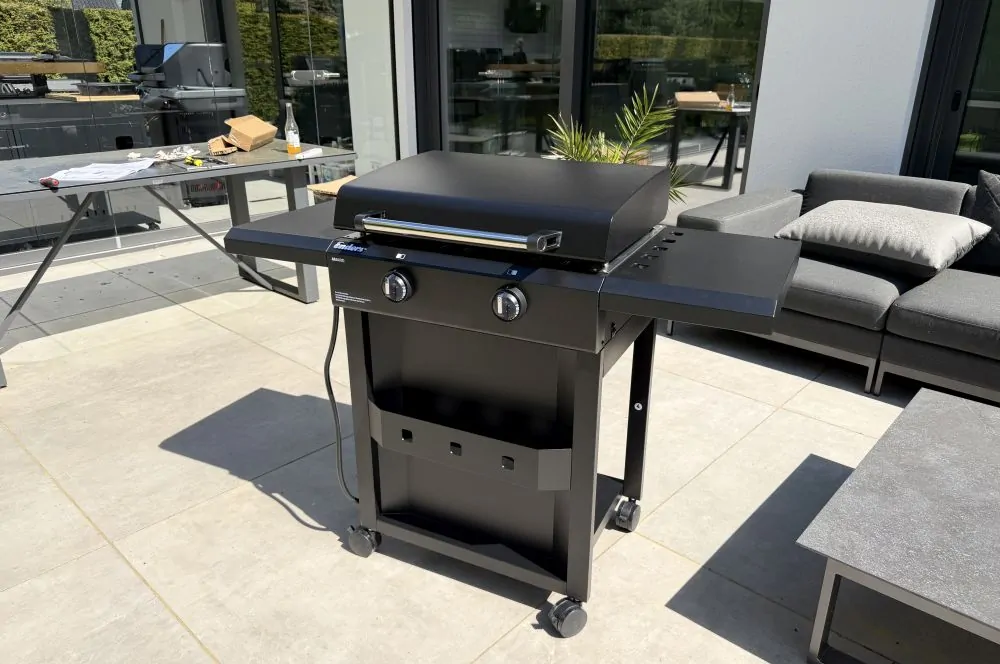 Der Enders Amaro 2 Plancha-Gasgrill in seiner vollen Pracht