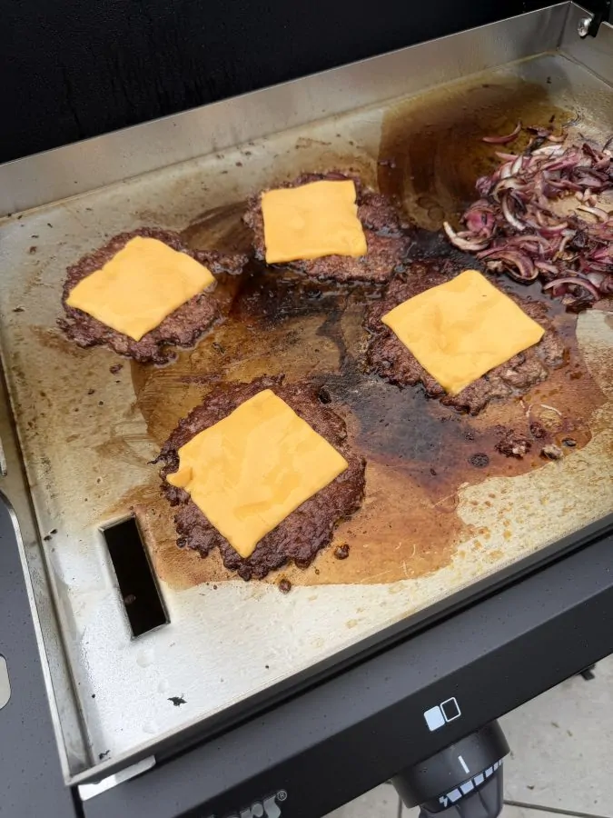 Smashburger auf der Enders Amaro 2 Plancha
