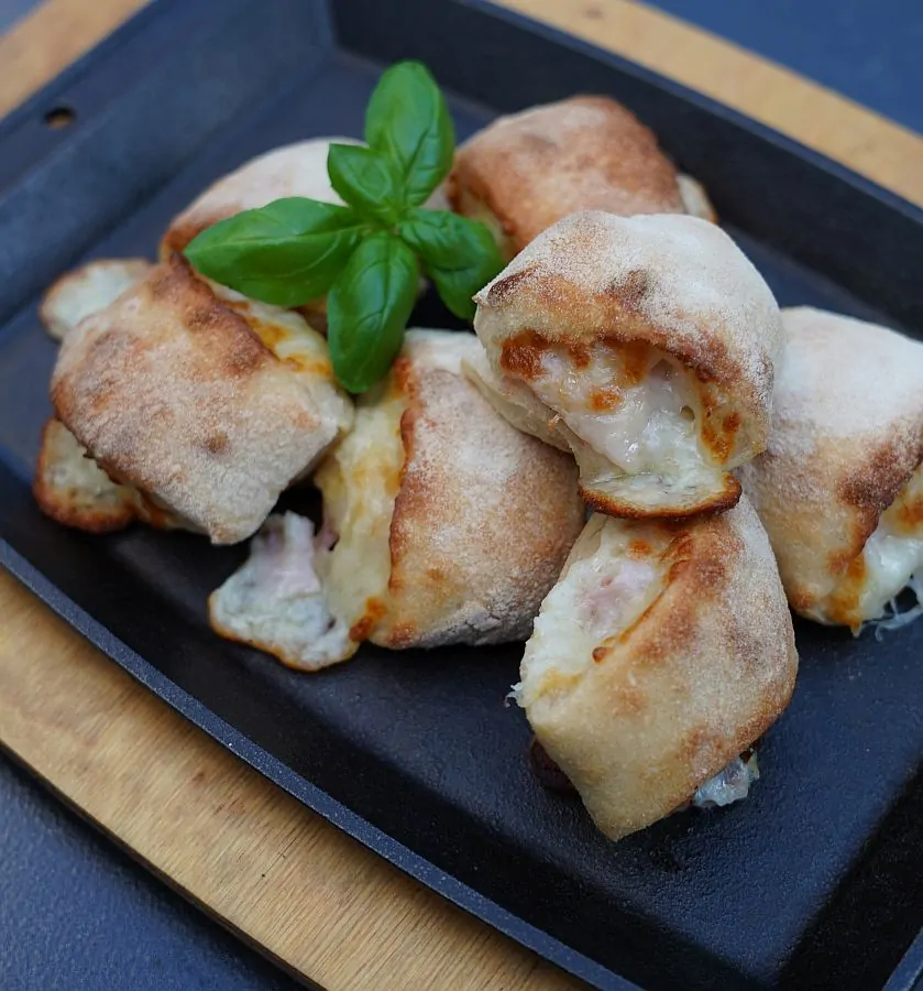 Pizzabrötchen mit Schinken & Käse