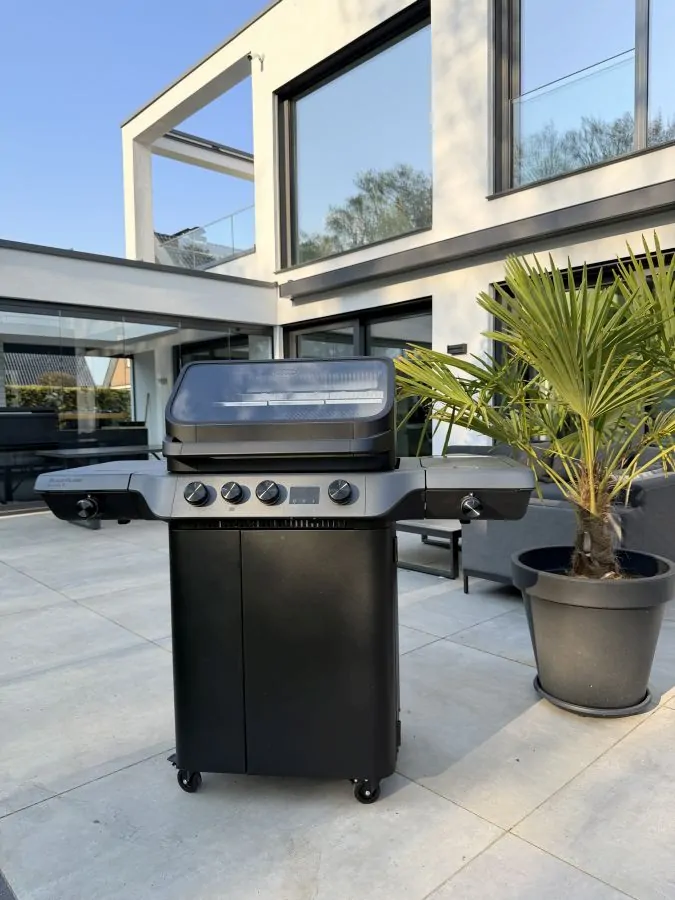 Der Rösle BLAZEFLAME Master 3 Gasgrill im BBQPit-Test