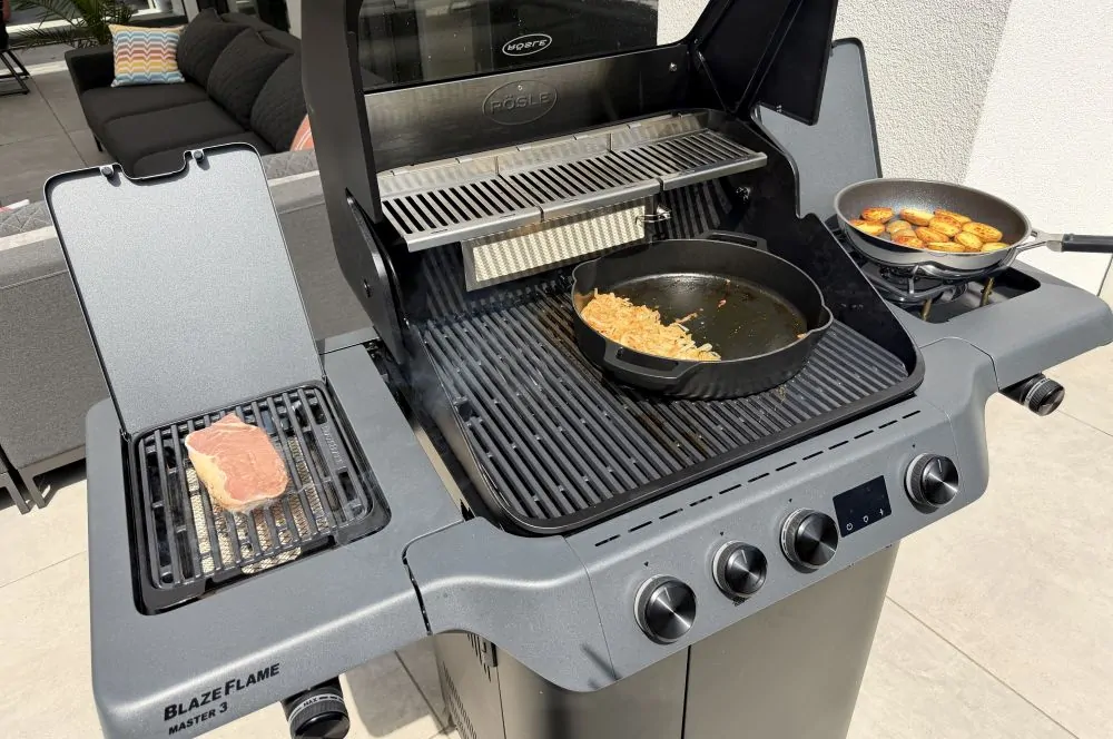 Das Steak wird auf der PRIMEZONE gegrillt