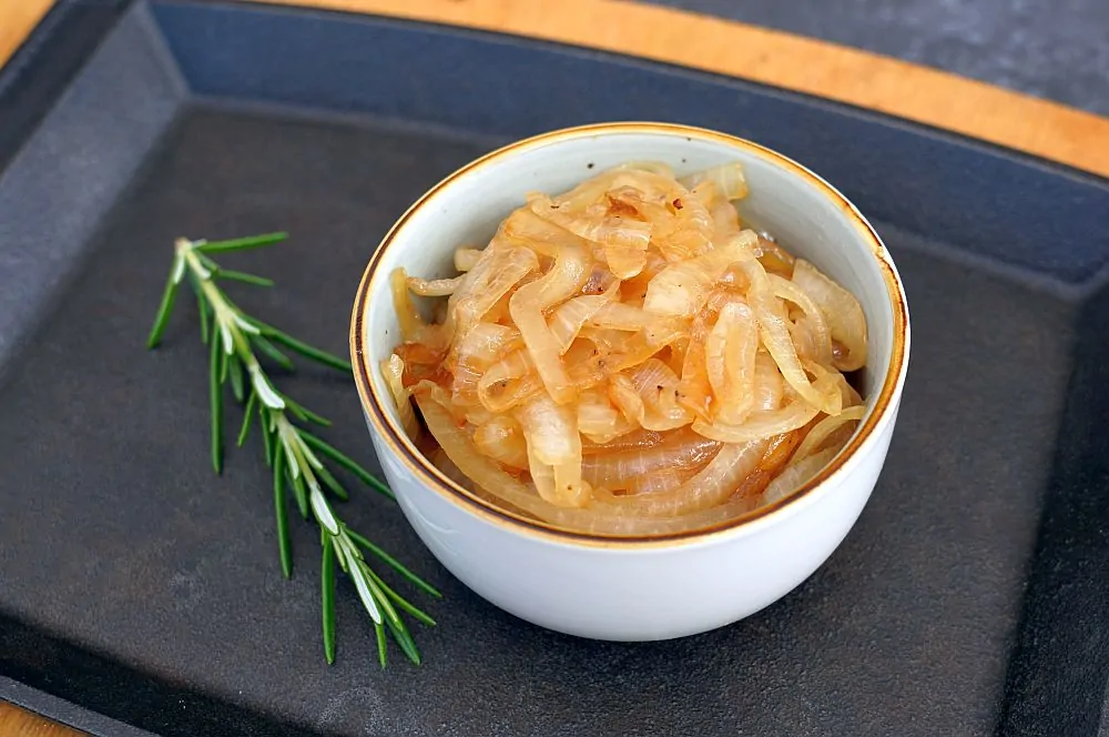 Whiskyzwiebeln sind ein geniales BBQ-Topping