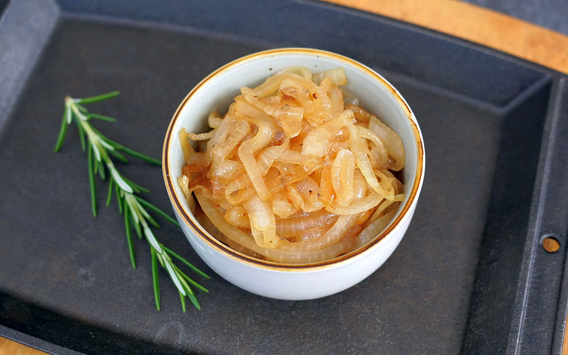 Whiskyzwiebeln - Das perfekte BBQ-Topping