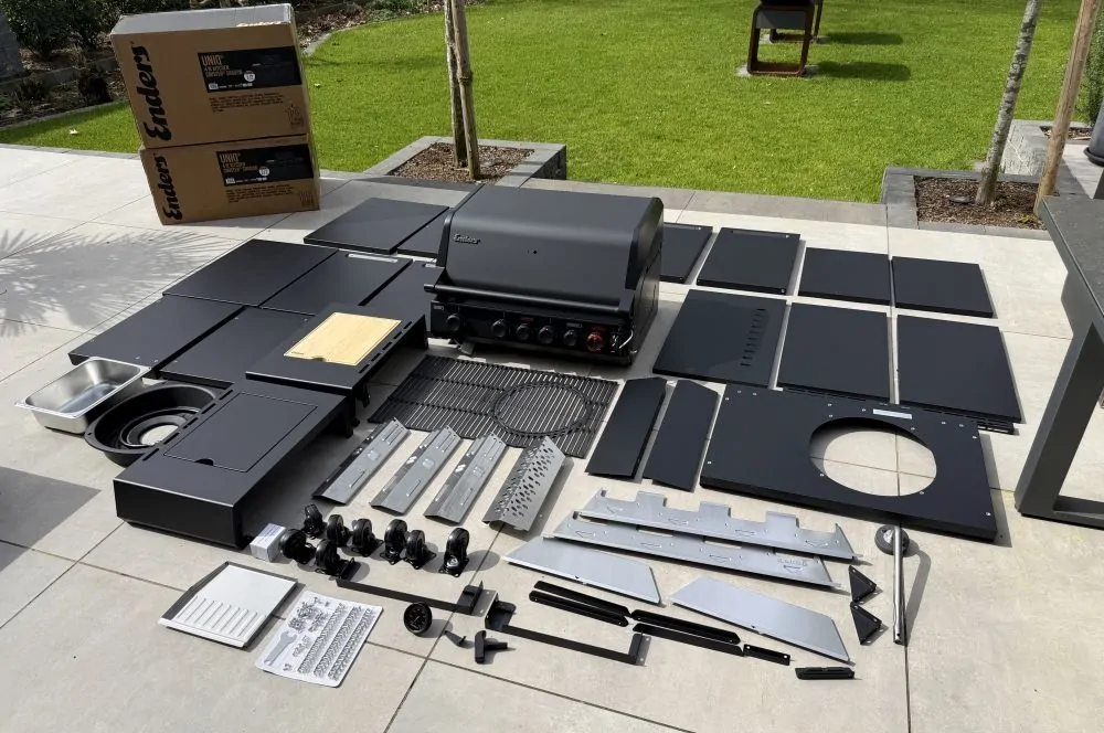 Alle Einzelteile des Enders UNIQ 4 IK Kitchen Cruster Shadow auf einen Blick