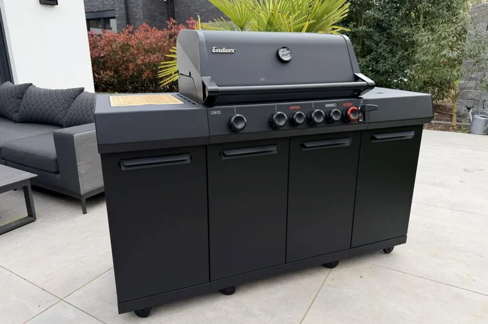 Der fertige Enders UNIQ 4 IK Kitchen Cruster Shadow