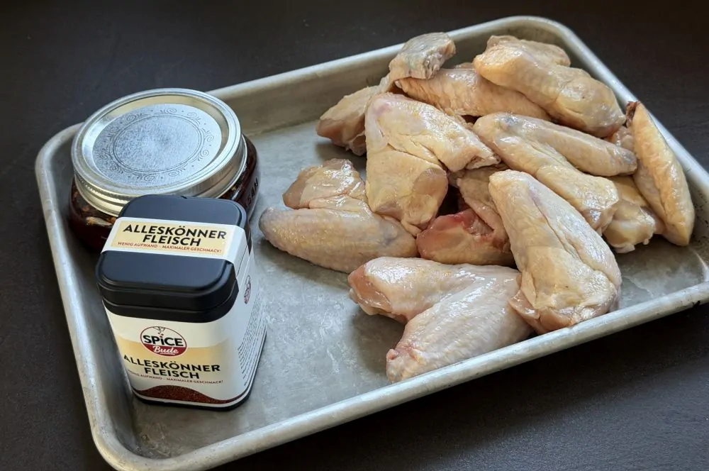Hot Honey Chicken Wings - süß-scharfe Hähnchenflügel 1 Alle Zutaten für Hot Honey Chicken Wings auf einen Blick