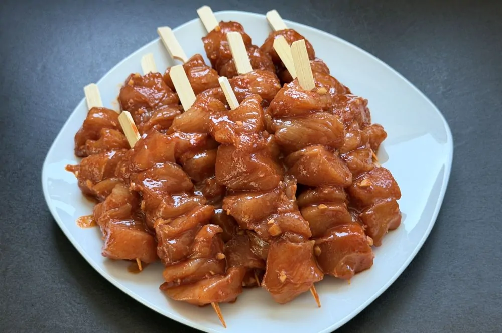 Die Spieße sind bereit für den Grill