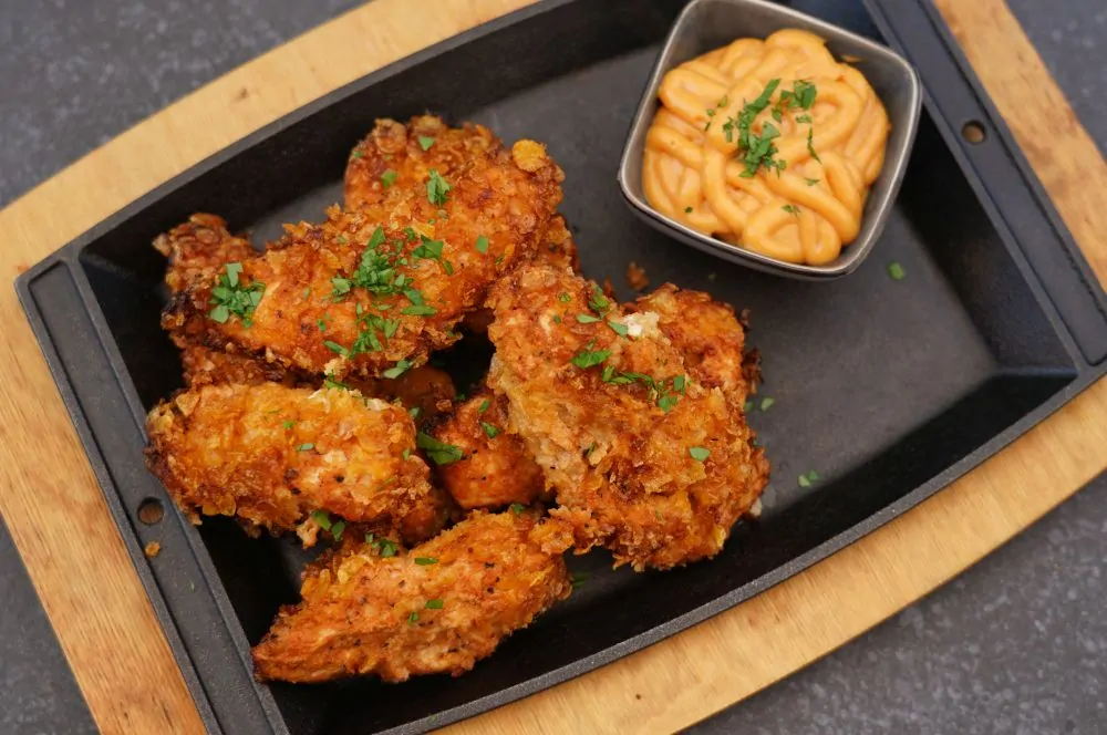 Skyr Fried Chicken mit Dip-Sauce