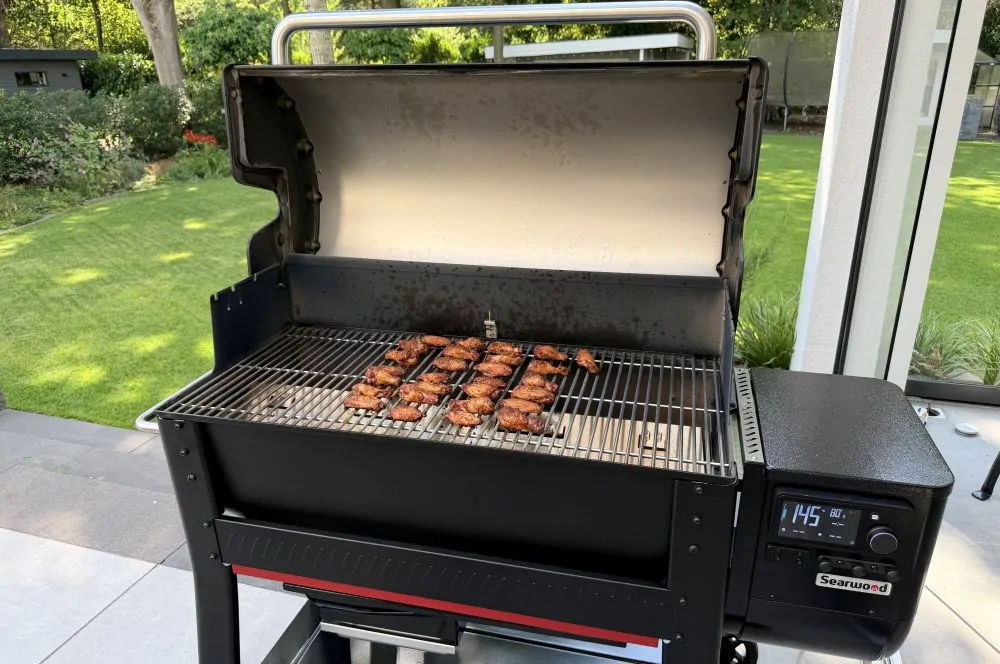 Weber Searwood XL Pelletgrill im Test 21 Chicken Wings auf dem Weber Searwood XL