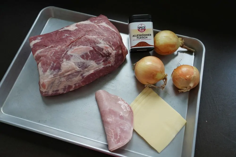 Alle Zutaten für den gefüllten Schweinebraten auf einen Blick
