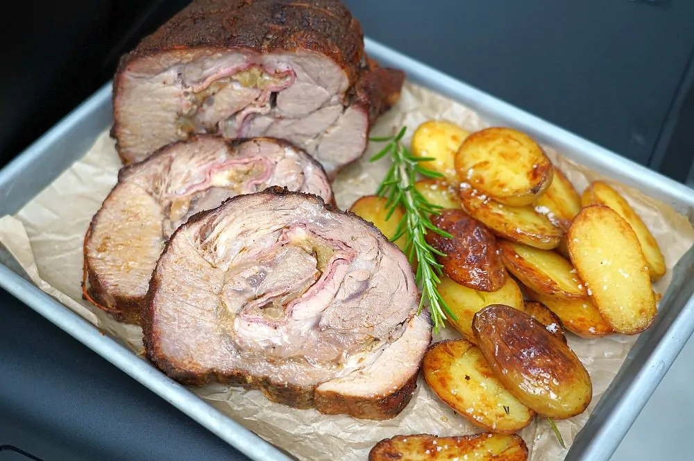 Gefüllter Schweinebraten vom Grill