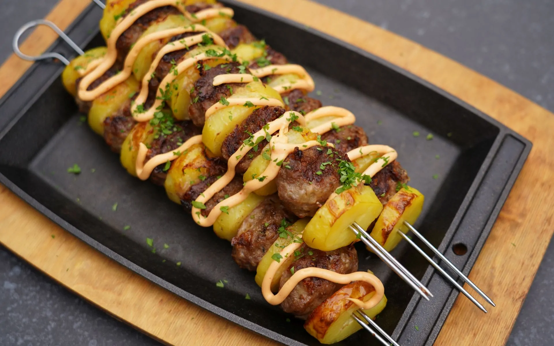 Kartoffel-Hackfleisch-Spieße im Cajun-Styl