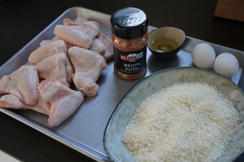 Alle Zutaten für knusprige Chicken Wings vom Grill auf einen Blick