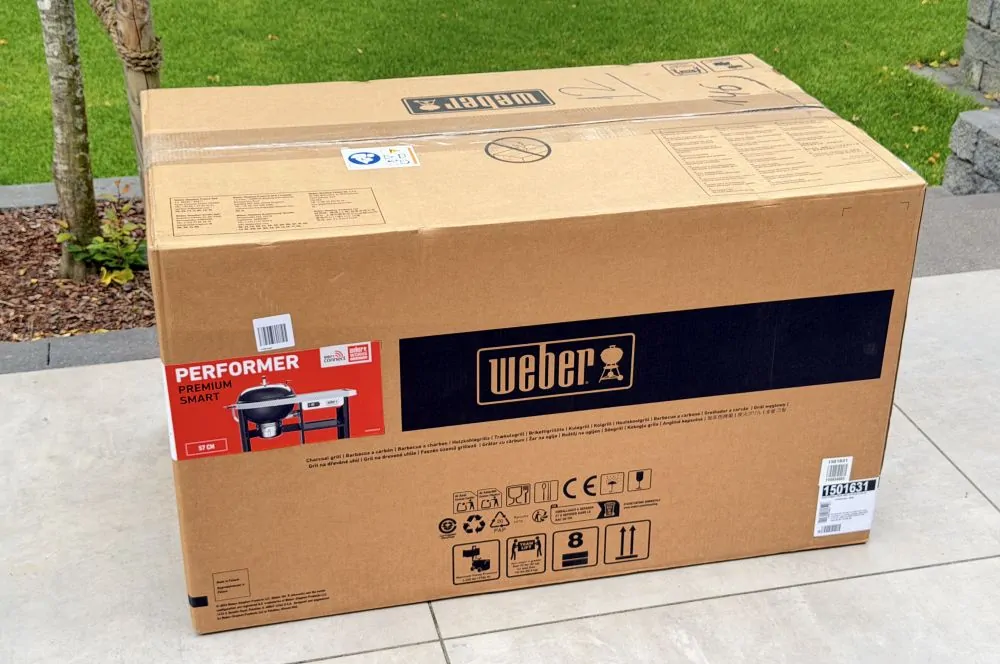 So wird der Weber Performer Premium Smart Kugelgrill geliefert