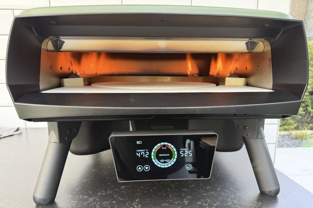 Der Pizzaofen wird nach 15 Minuten über 500 °C heiß