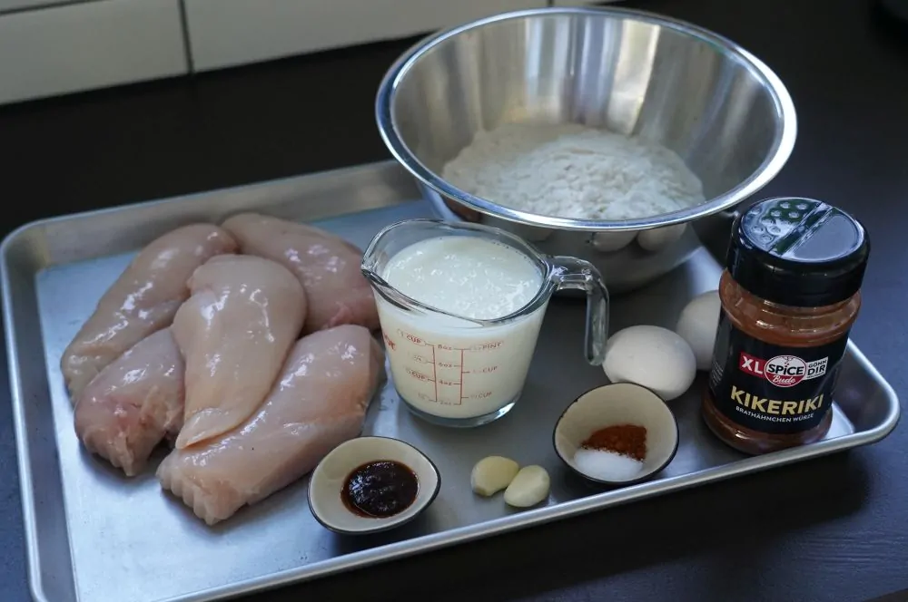 Alle Zutaten für Buttermilk Fried Chicken auf einen Blick