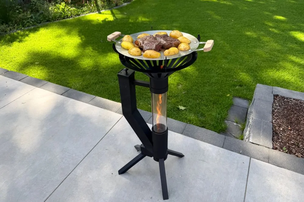 Grillen mit dem Gardenflare Feuerrohr Klassik