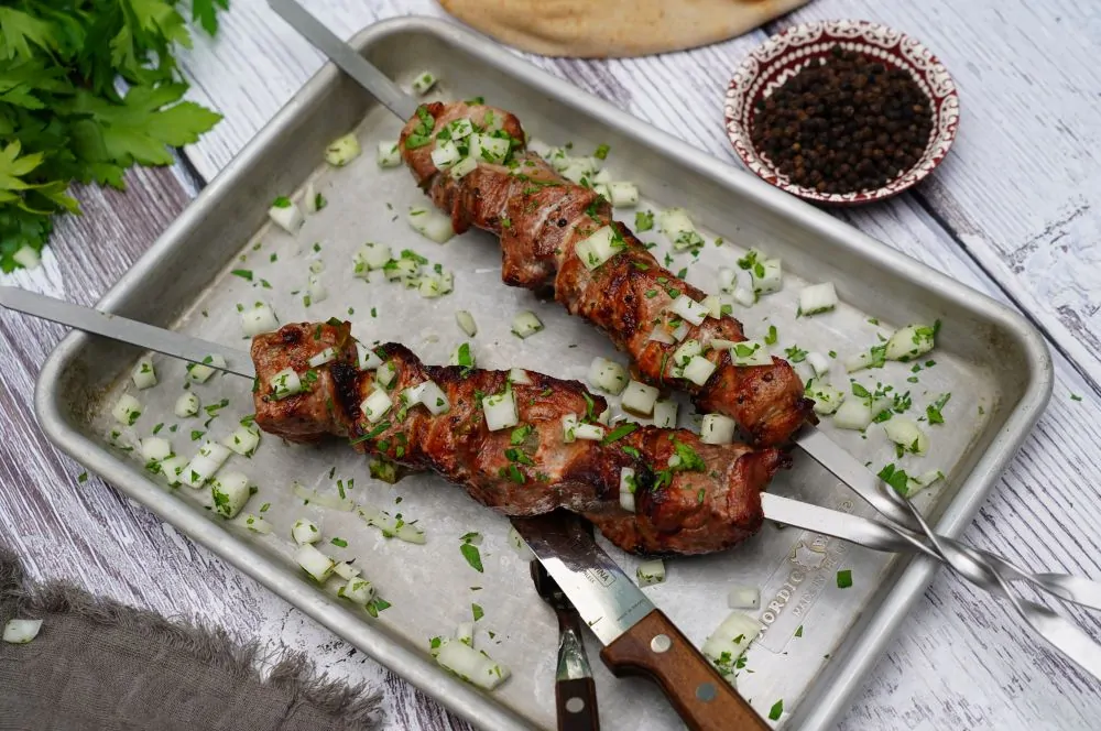 Kaukasisches Schaschlik miz Zwiebeln