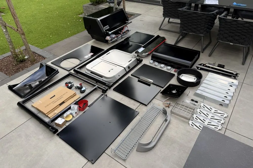 Weber Genesis EPX-435W Gasgrill im Test 2 Alle Einzelteile auf einen Blick