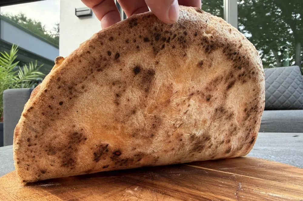 Der perfekte Pizzaboden im Witt eGNITE Elektro-Pizzaofen